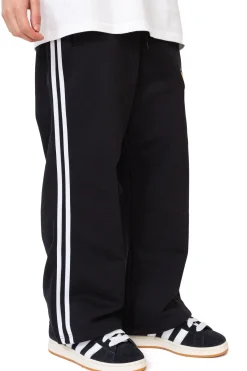 Spodnie dresowe Relab Flared Emblem