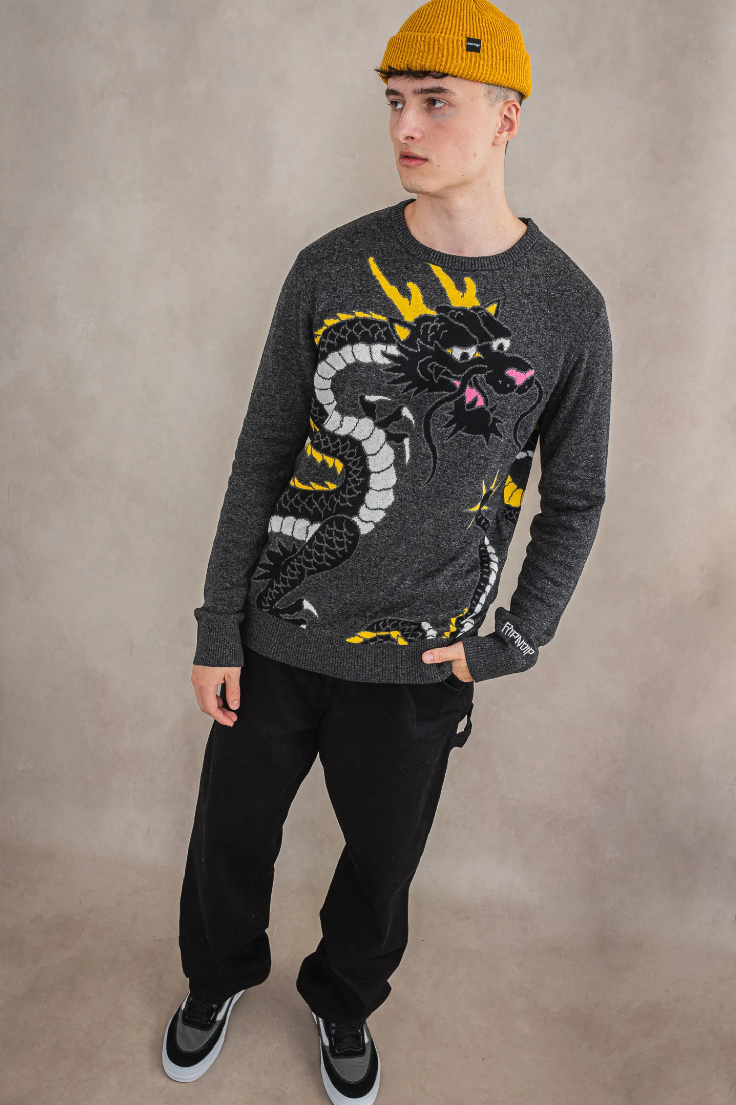 Sweter Ripndip Ryu