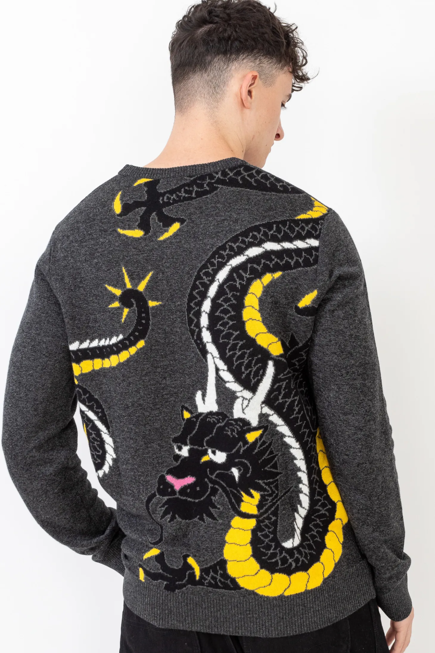 Sweter Ripndip Ryu