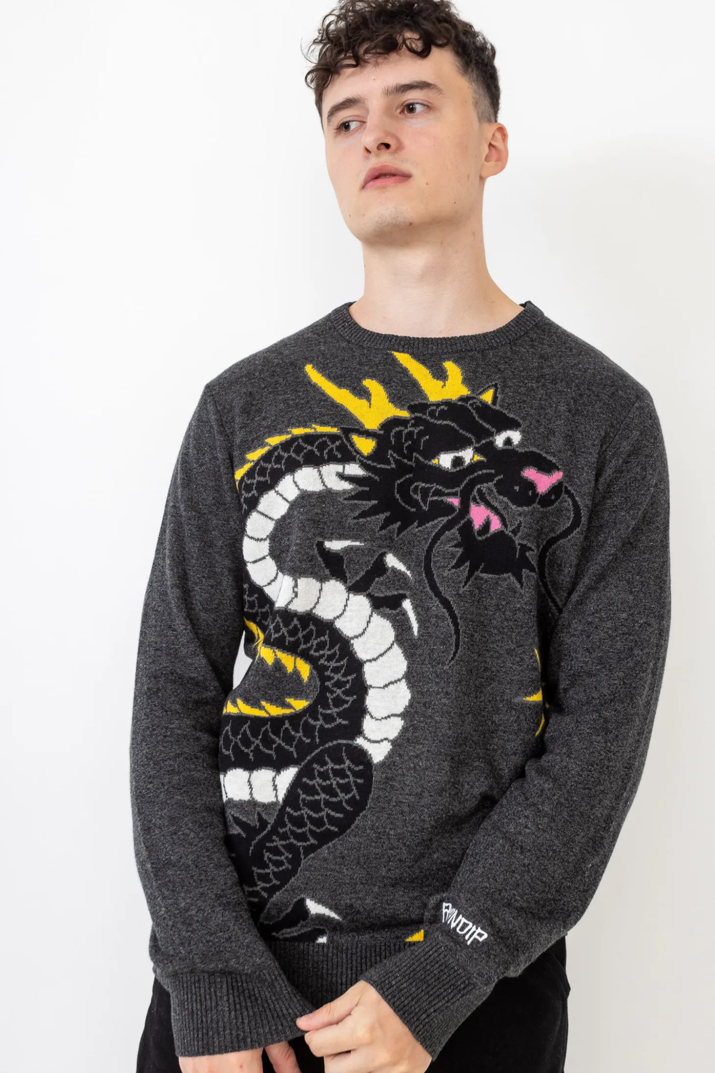 Sweter Ripndip Ryu